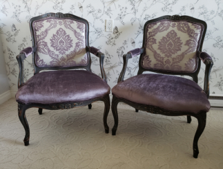 Purple-velvet-chair